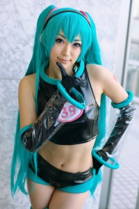 sexy-hatsune-miku-cosplay